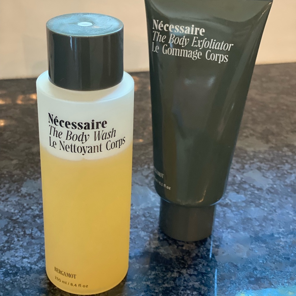 Necessaire Body Wash + Body Exfoliator